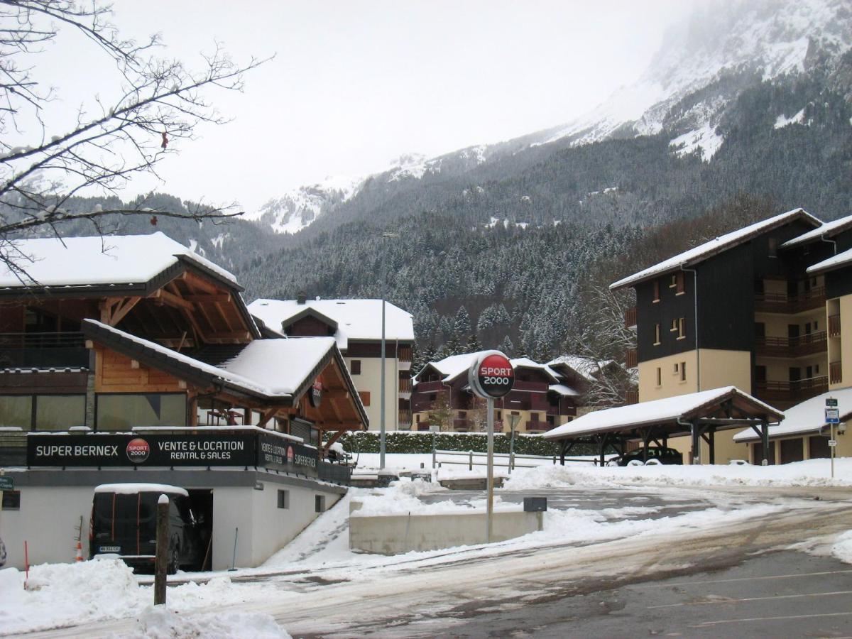 Appartement Au Pied Des Pistes, Avec Vue Sur La Montagne Берне Екстериор снимка